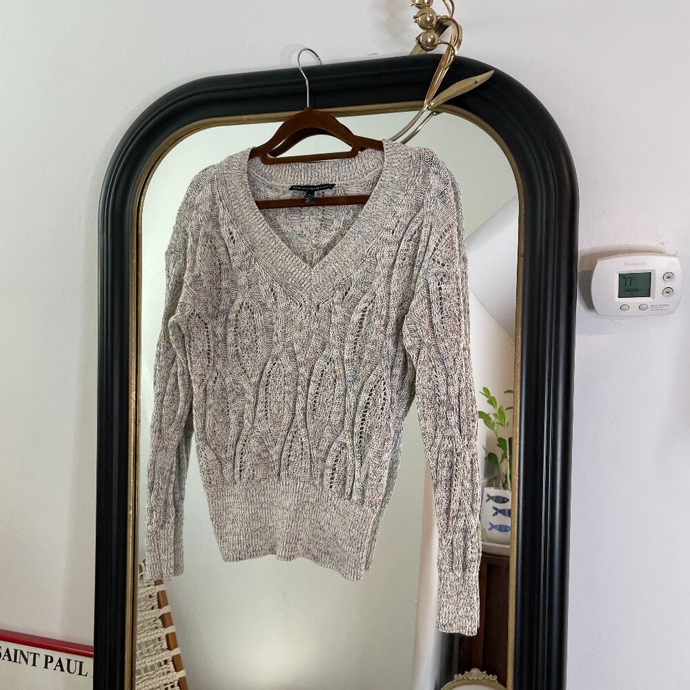 white house black market lightweight vneck sweater size small